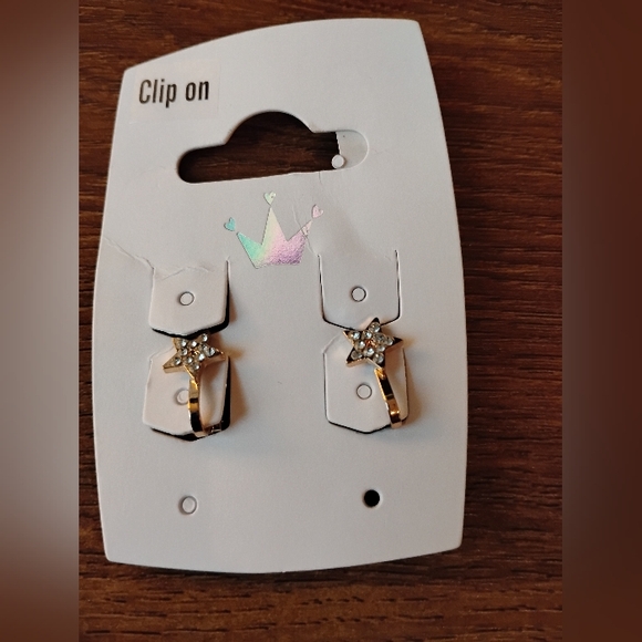 Clip On Earrings Unpierced Ears Gold Star Sparkly - Picture 4 of 4